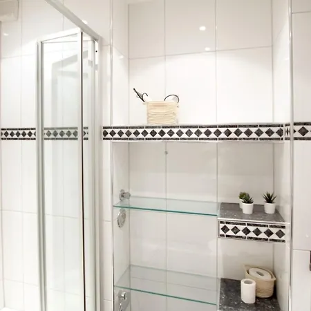 Gmelinstra_e 12_ Whg_ 13_ Haus Mee